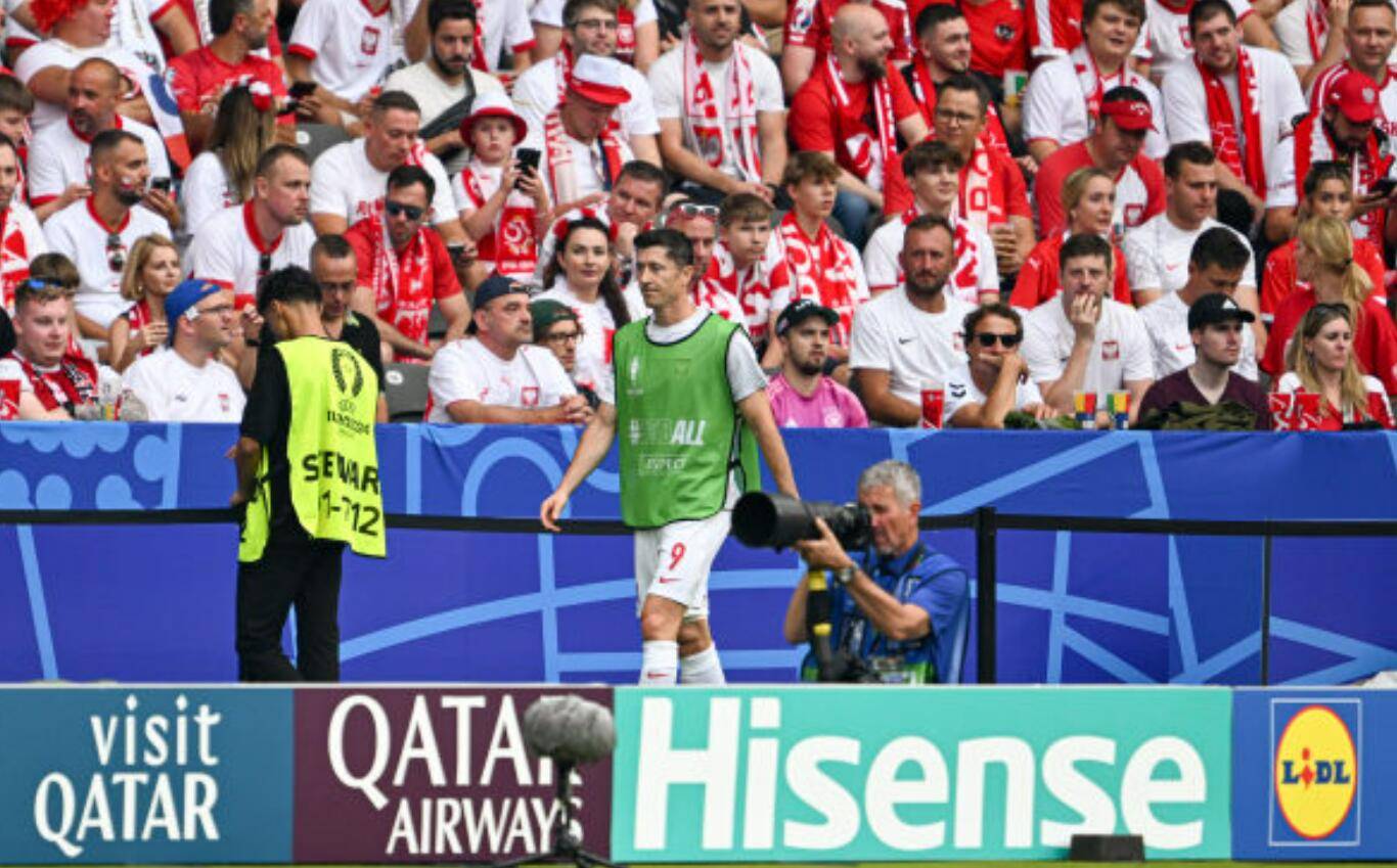  莱万多夫斯基关键节点大胜，法国队带队取胜！-九游会官方平台